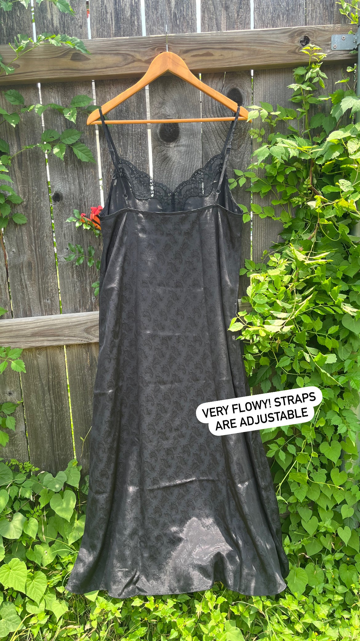 80s/90s black paisley slip for mon