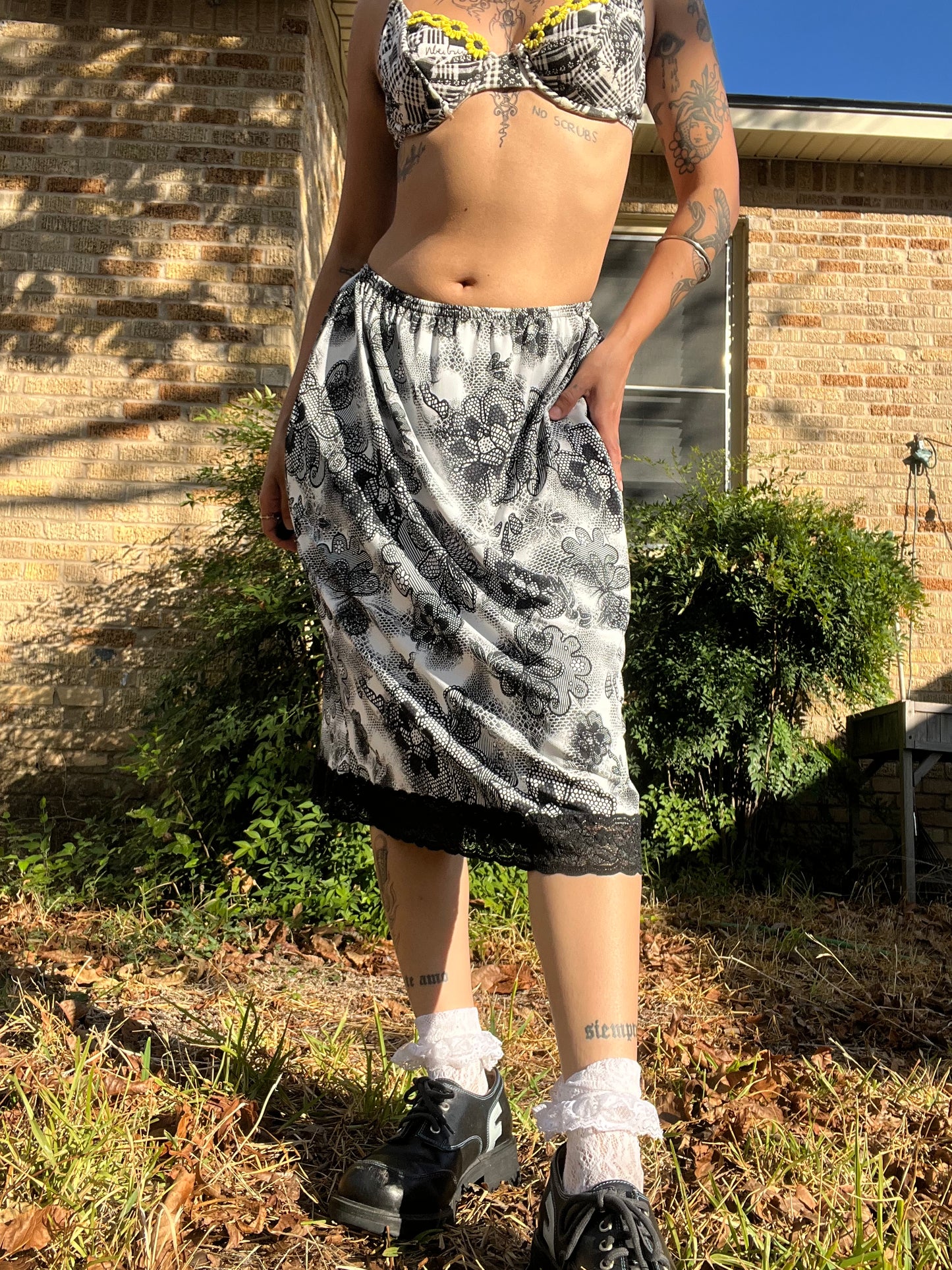 1990s B&W Floral Midi Skirt