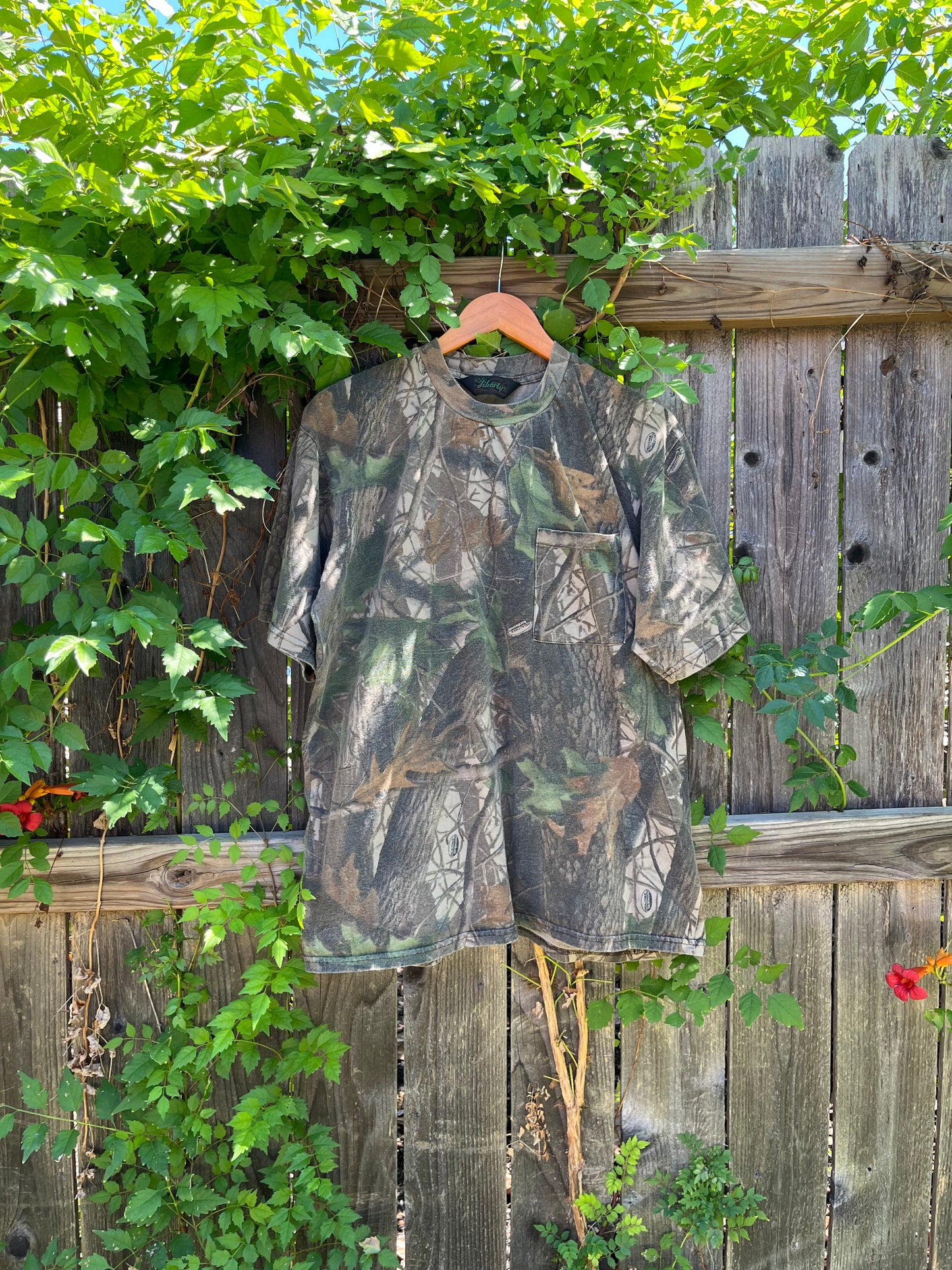 80s/90s realtree camo pocket tee for hannah