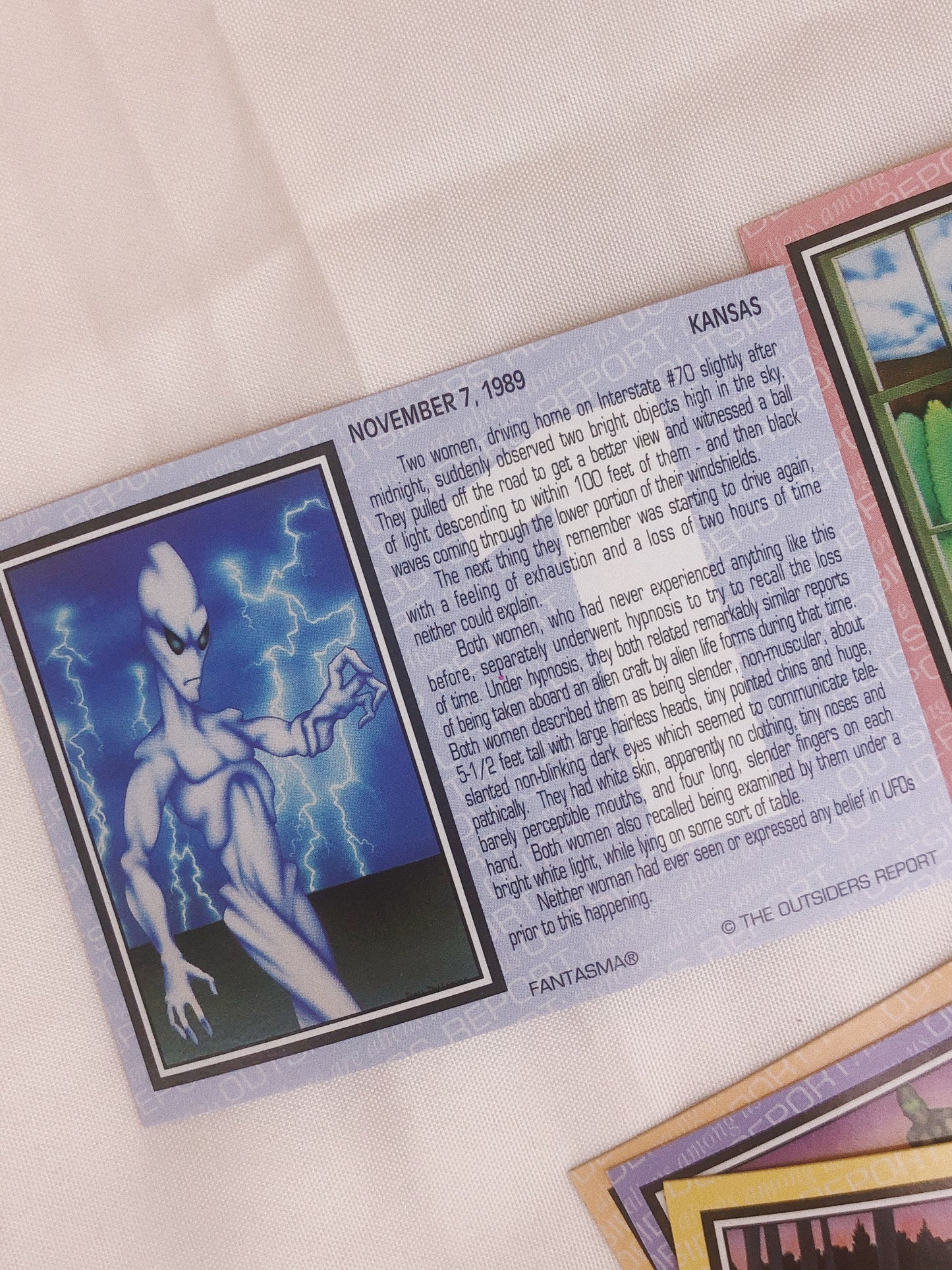 1990s Holographic Alien Cards