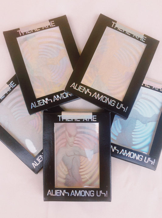 1990s Holographic Alien Cards