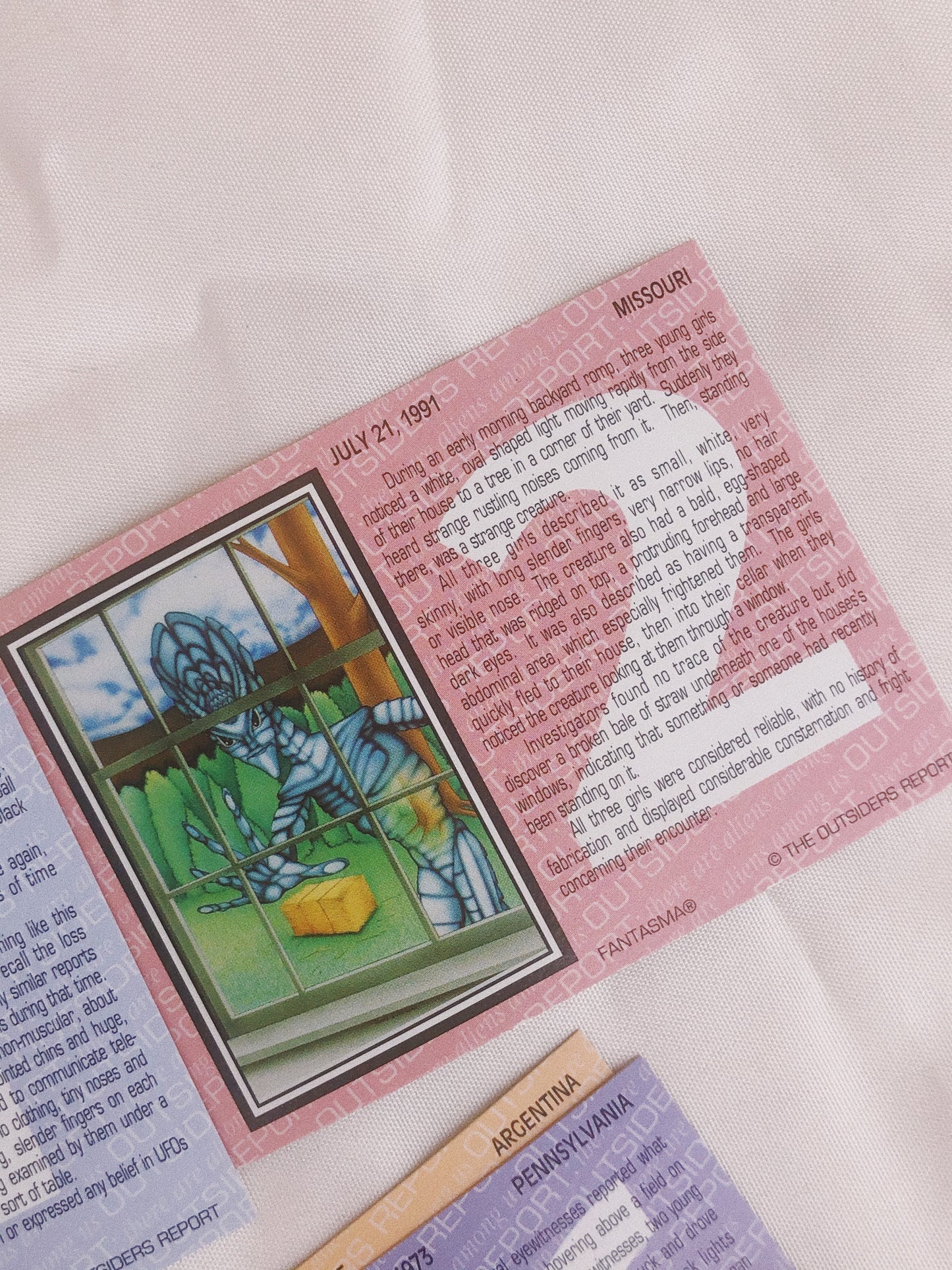 1990s Holographic Alien Cards