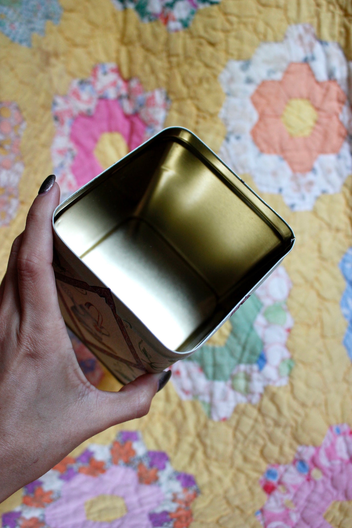 1990s Kitschy Garden Tin