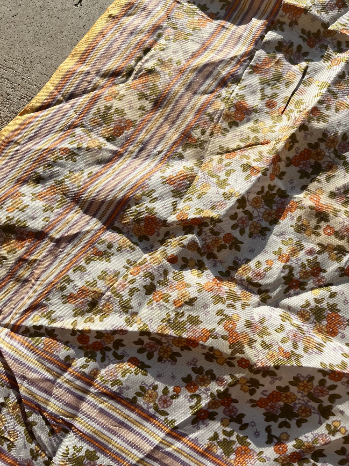 1970s Sweet Floral Scarf