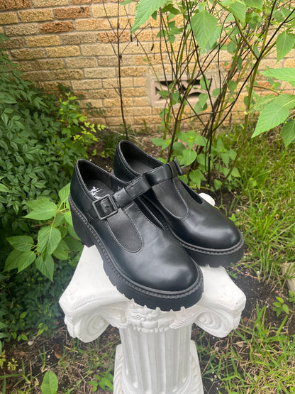 modern madden platform mary janes + 90s easyrider dyed longsleeve for maya