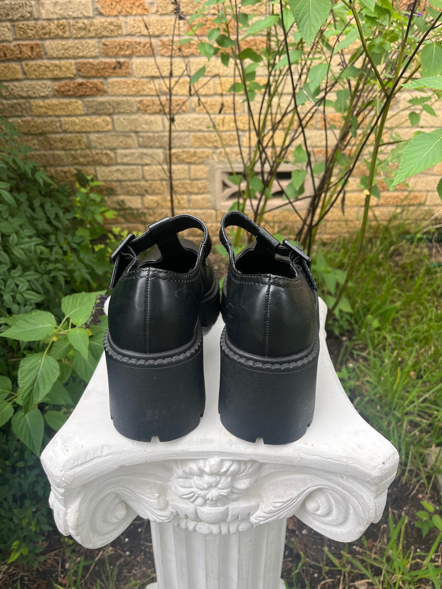modern madden platform mary janes + 90s easyrider dyed longsleeve for maya