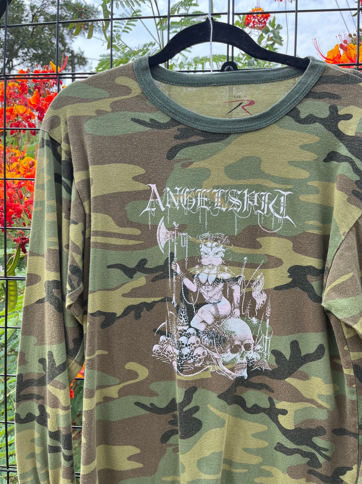 betty of arc camo longsleeve for sarah