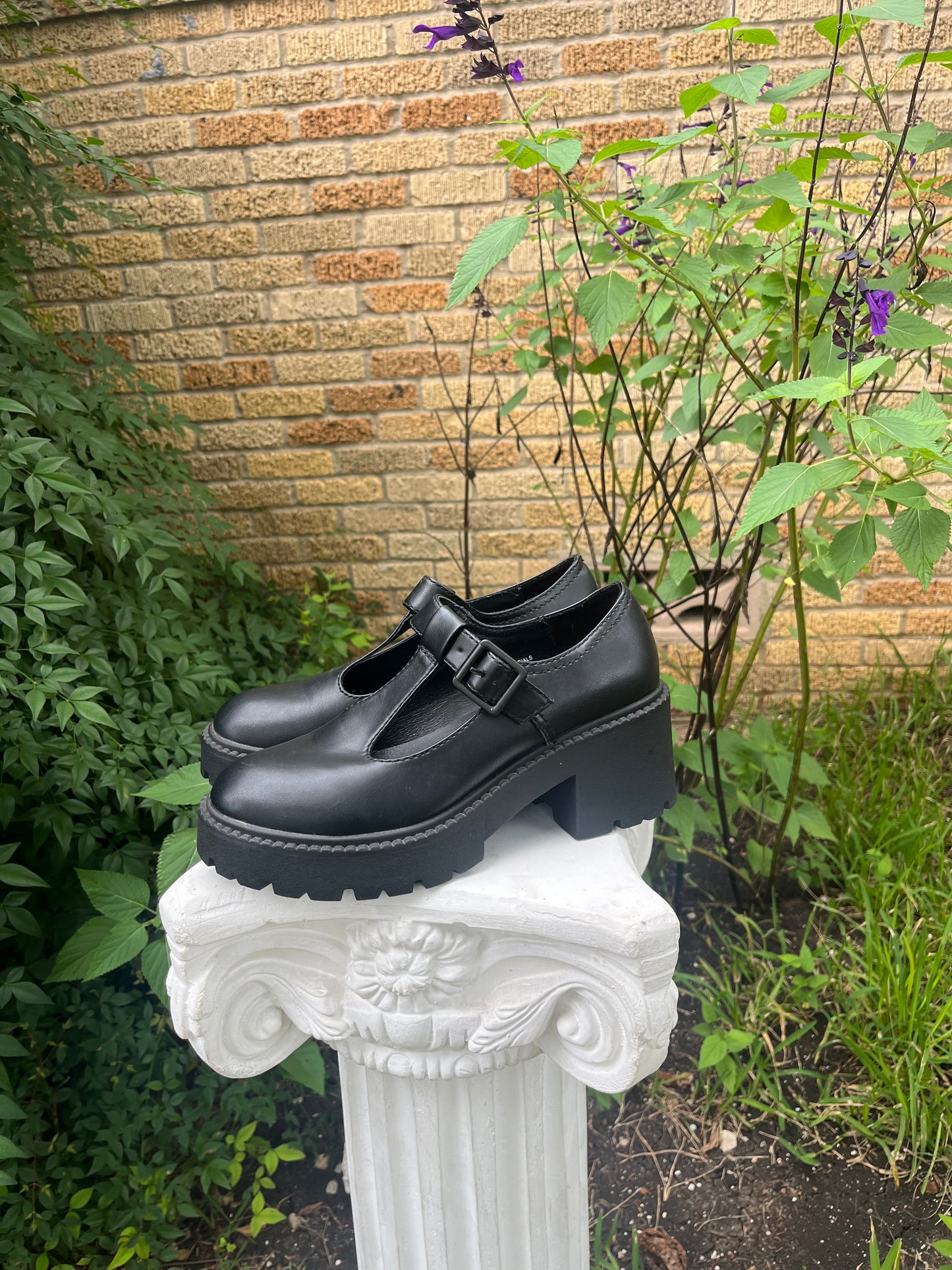 modern madden platform mary janes + 90s easyrider dyed longsleeve for maya