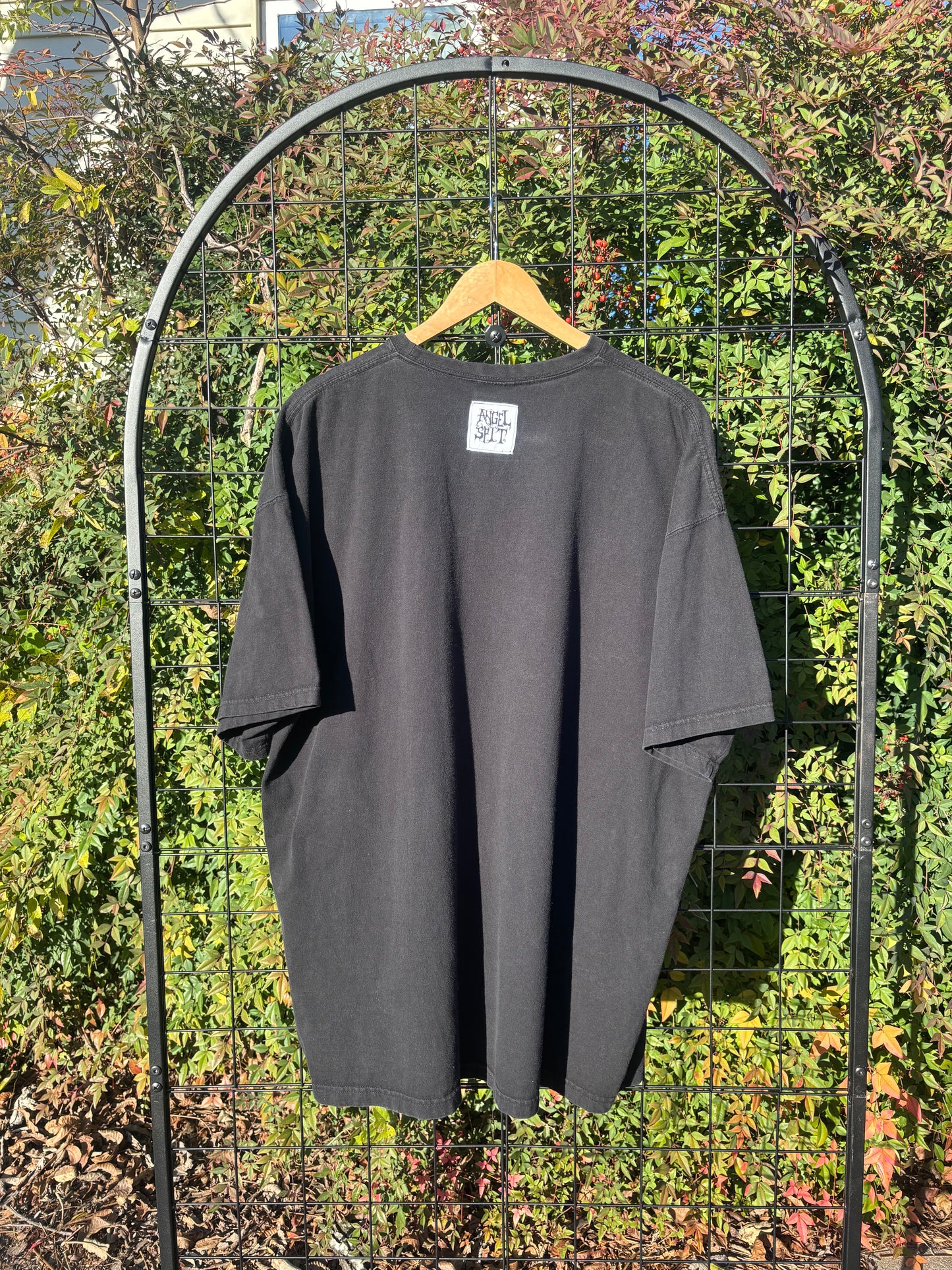 betty of arc on 90s tee for chelsea