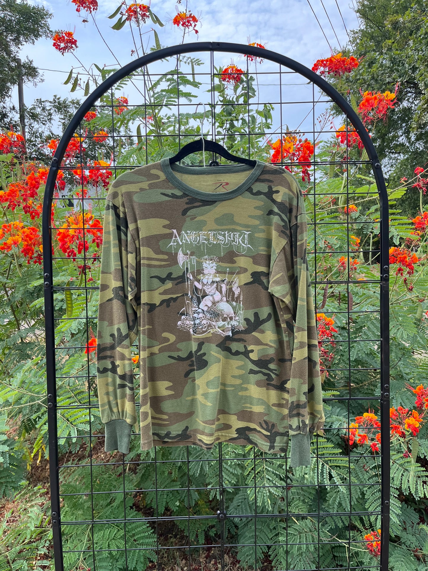 betty of arc camo longsleeve for sarah