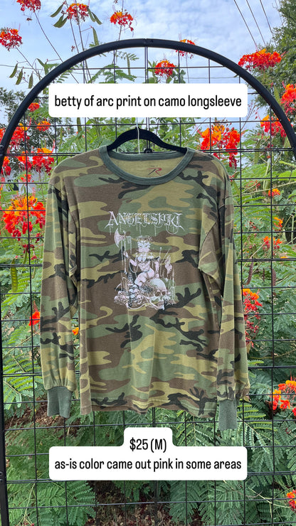 betty of arc camo longsleeve for sarah