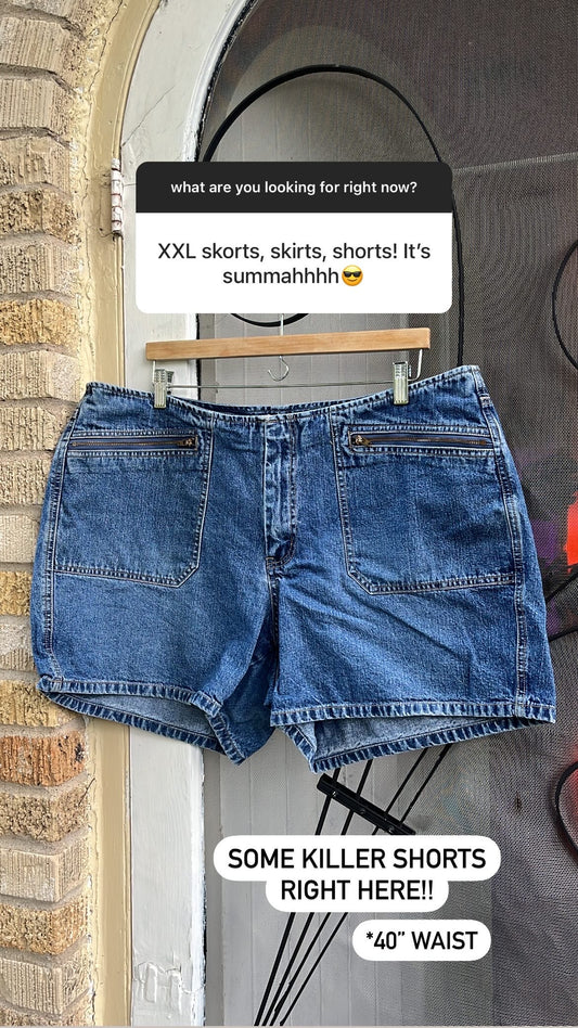90s/y2k zip front shorts for sarah