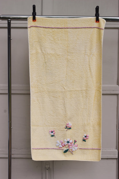 1960s/70s Yellow 3D Flower Towel