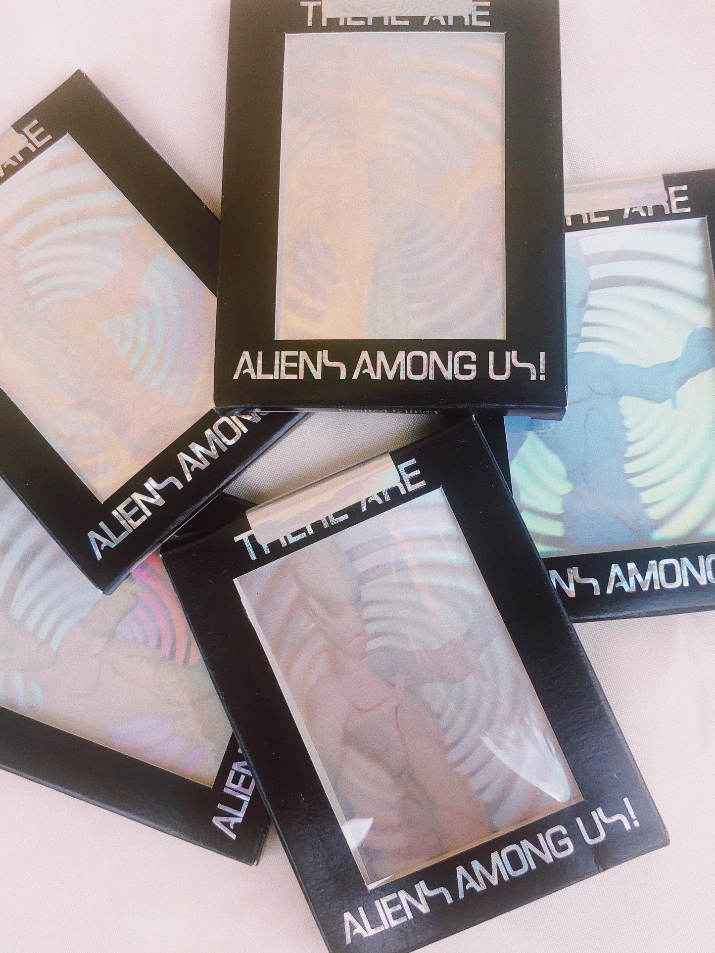 1990s Holographic Alien Cards